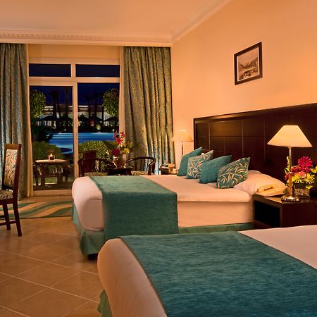 Hotel Sierra Sharm El Sheikh Esterno foto A room at the Hilton Sharm El Sheikh