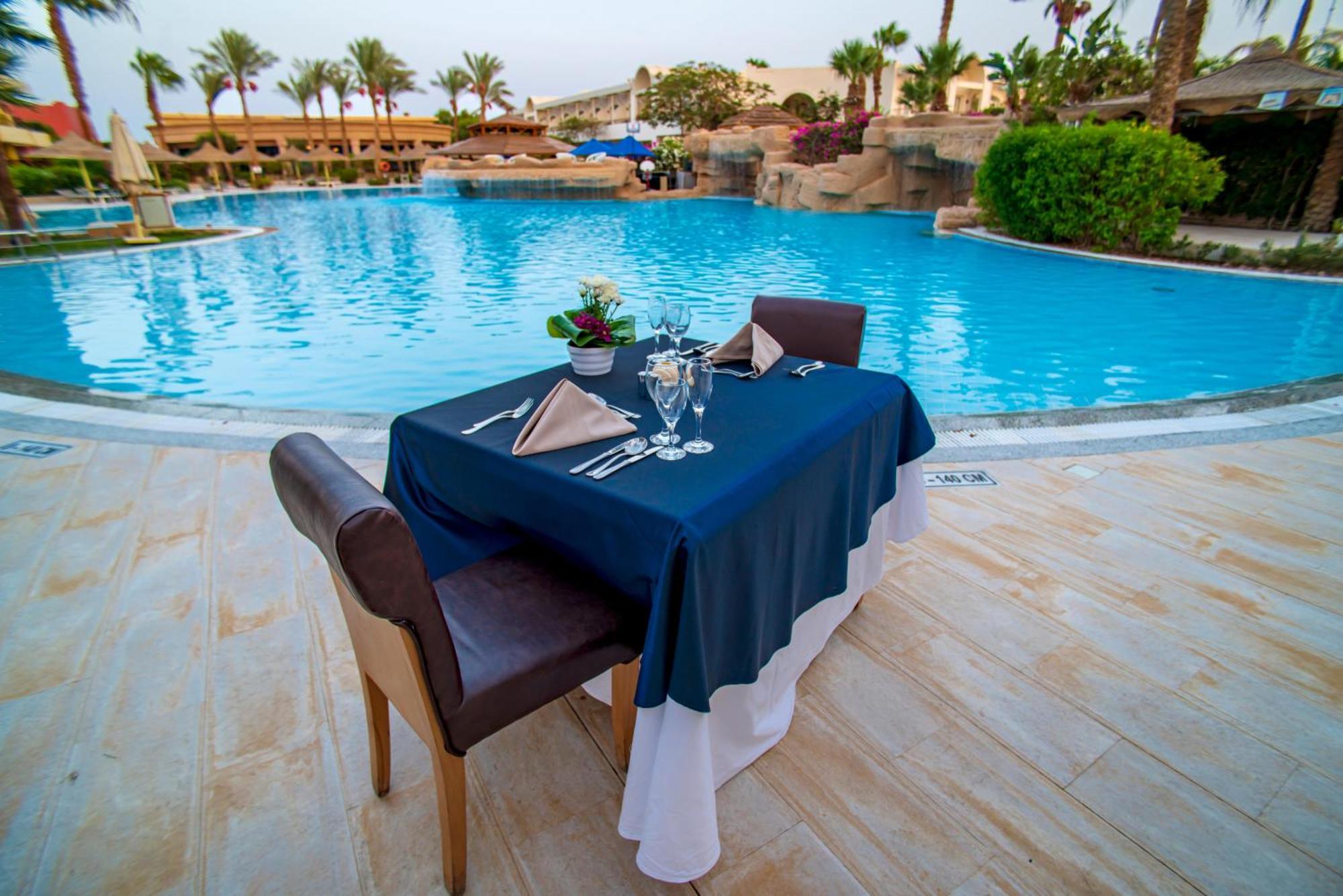 Hotel Sierra Sharm El Sheikh Esterno foto The pool at the Hilton Sharm El Sheikh
