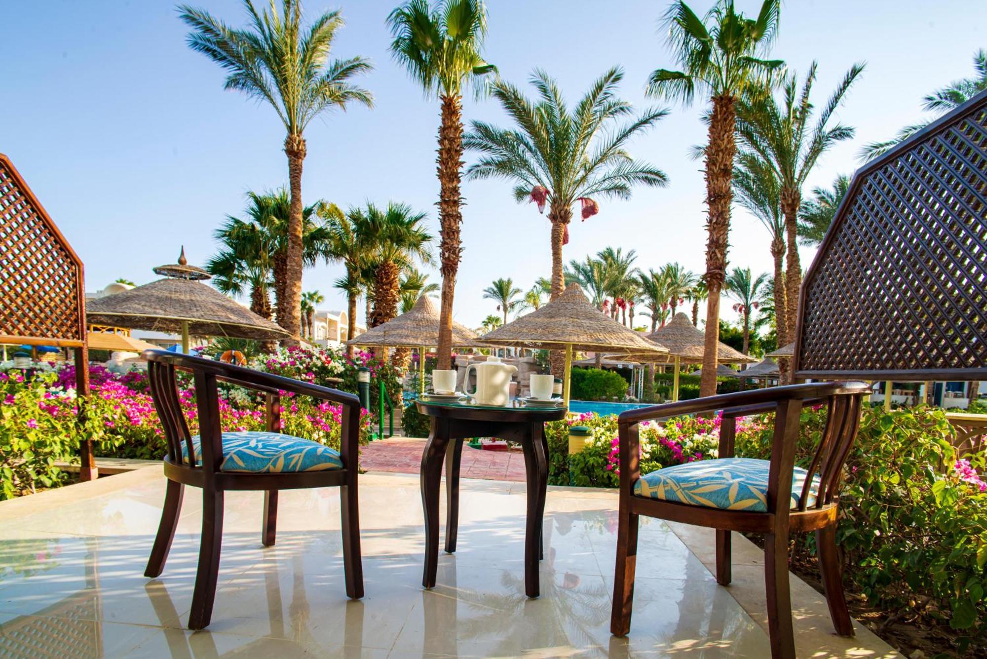 Hotel Sierra Sharm El Sheikh Esterno foto The resort's pool area